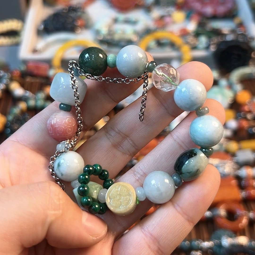 翡翠颈饰未镶嵌手串