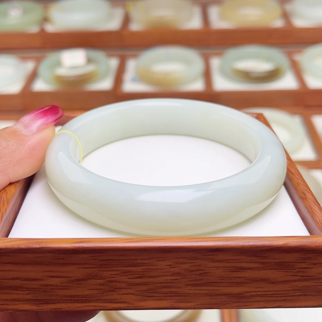 和田玉手镯未镶嵌62.6