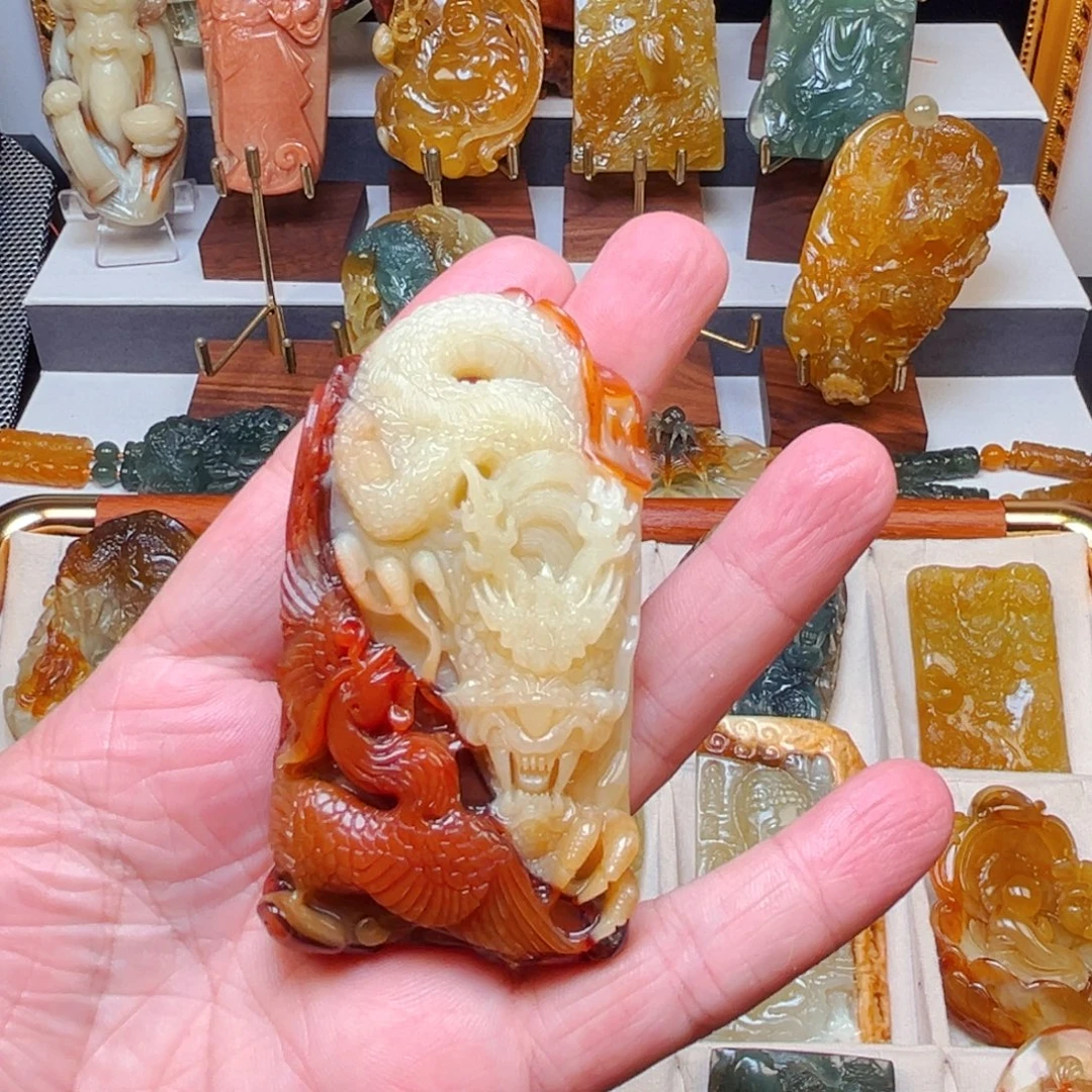 大***牛未镶嵌蛇纹石玉颈饰