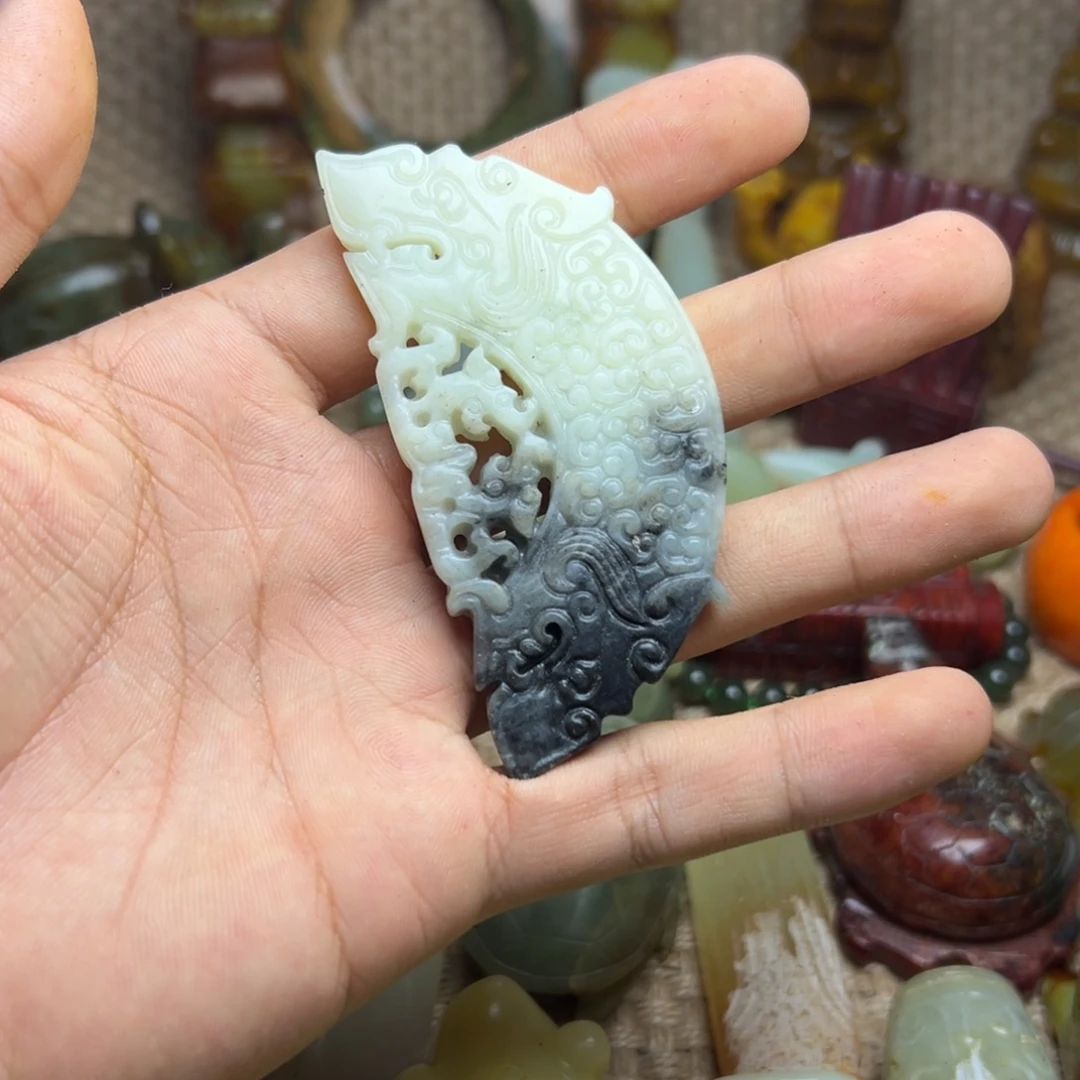 未镶嵌蛇纹石玉颈饰