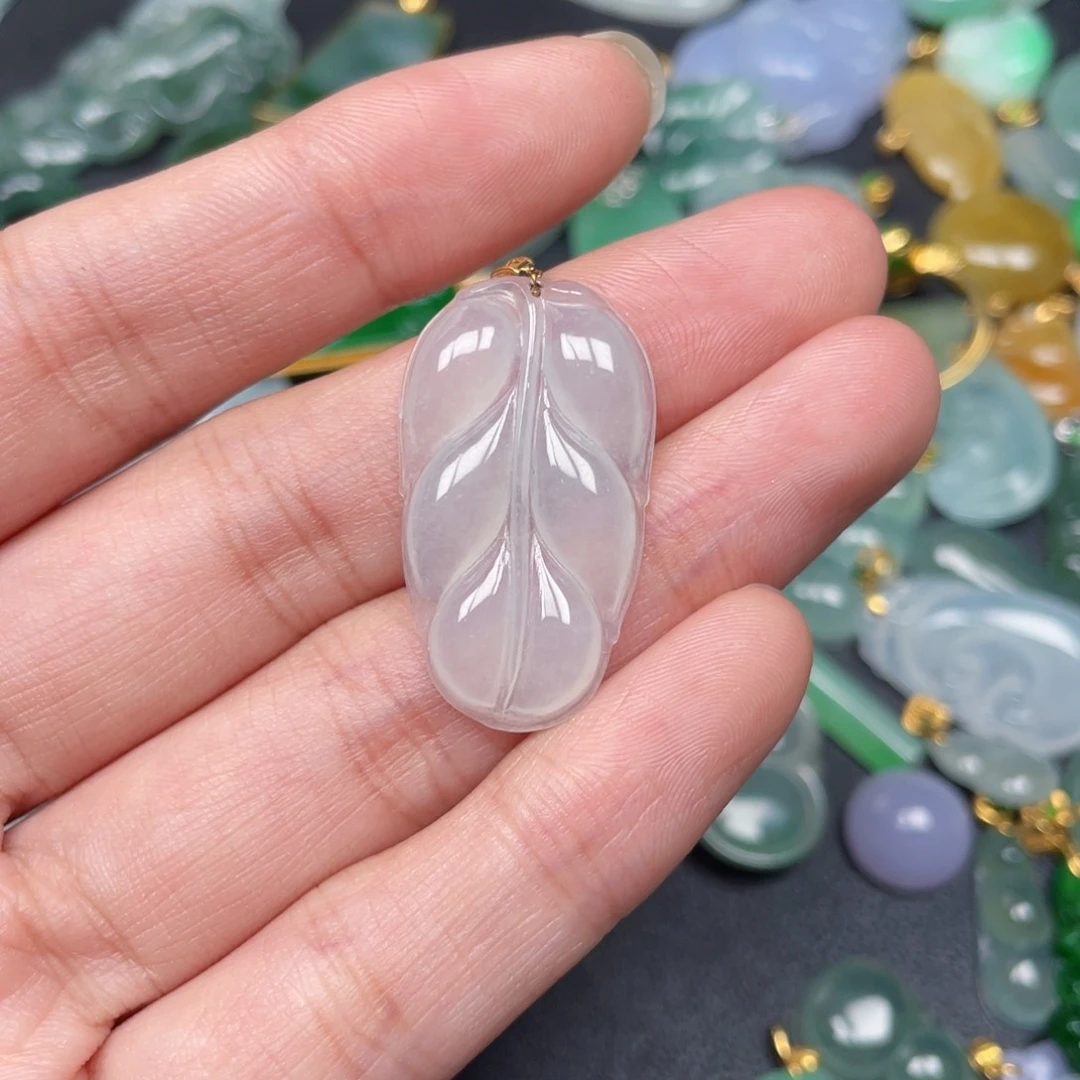 翡翠颈饰18K金镶嵌翡翠