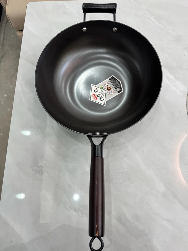 高纯度精铁。生铁补铁锅。不易生锈，不易粘锅。健康补铁