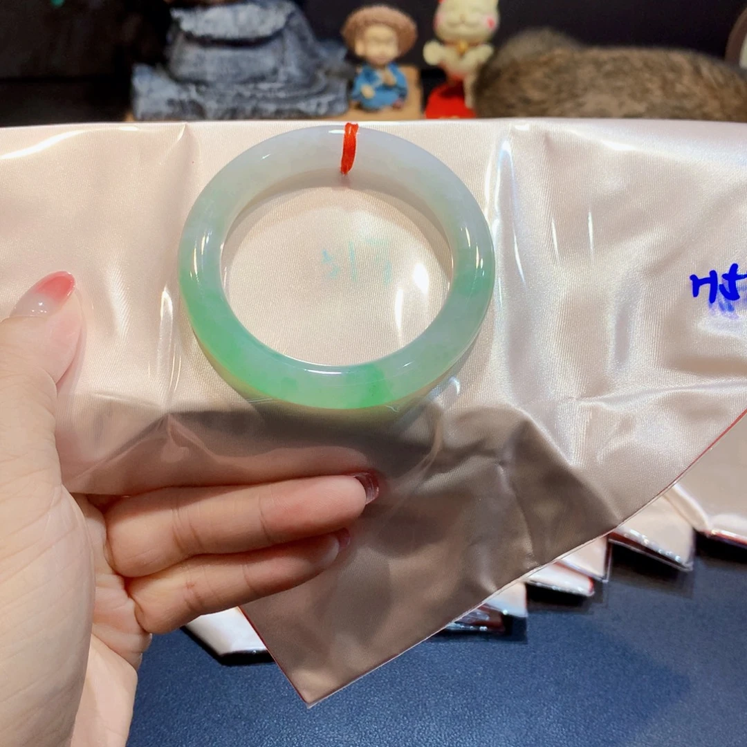 翡翠未镶嵌手镯翡翠手镯