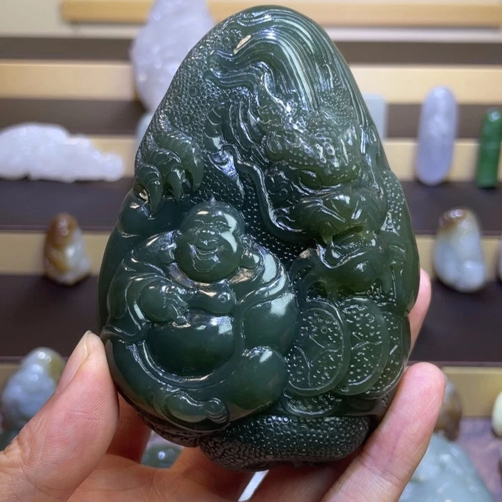 和田玉未镶嵌颈饰372摆件