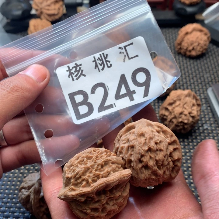 吊坠文玩核桃龙脉