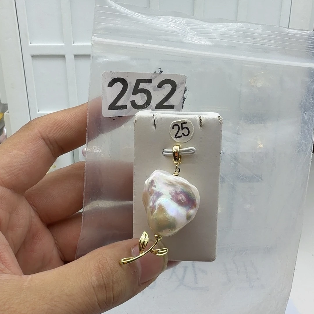 淡水珍珠颈饰合金