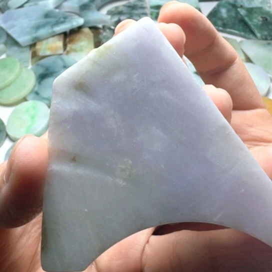 翡翠未镶嵌颈饰5111