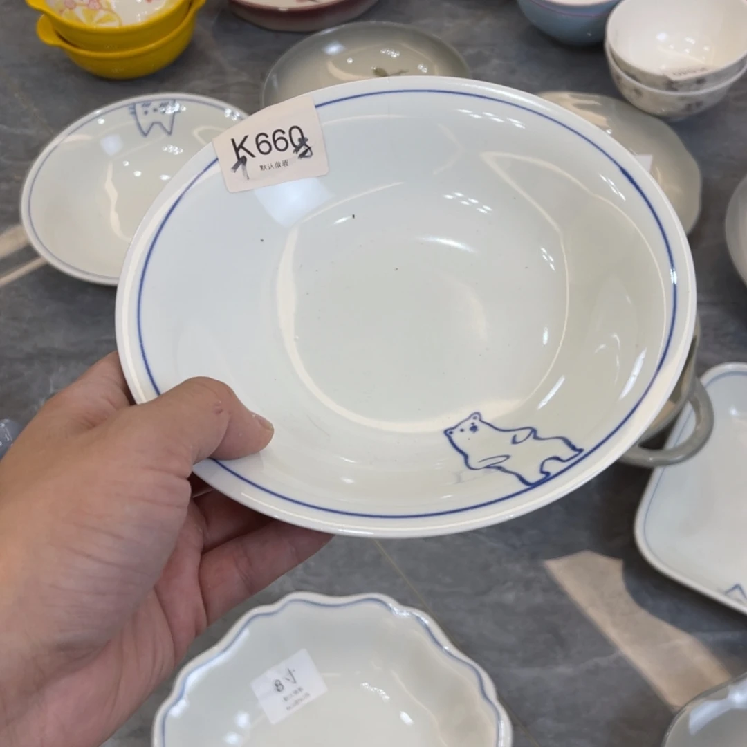 陶瓷微瑕餐具介意勿拍，满18飞！