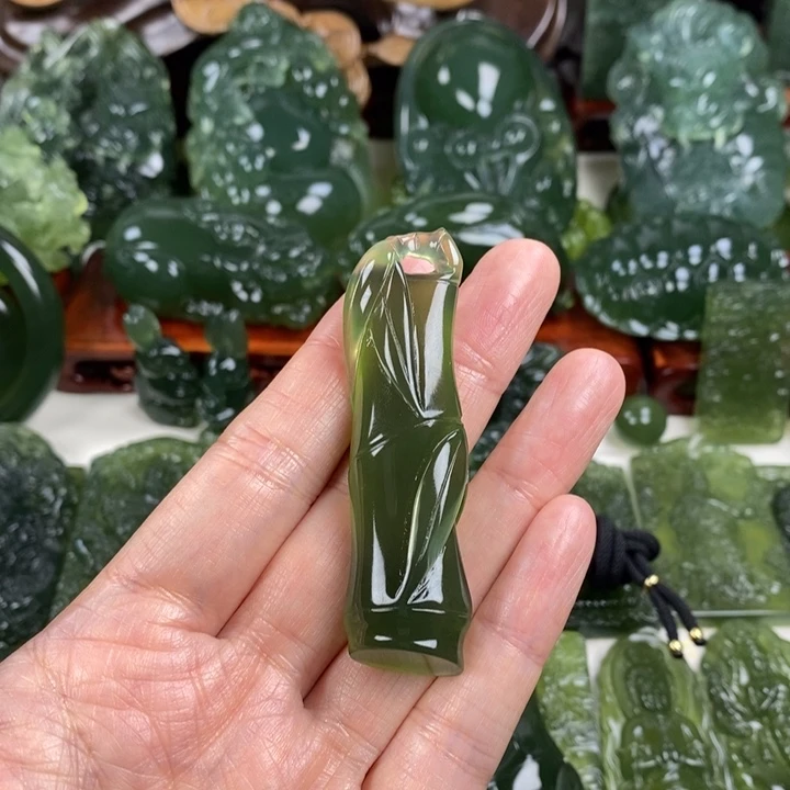 用***1岫玉未镶嵌挂件挂件