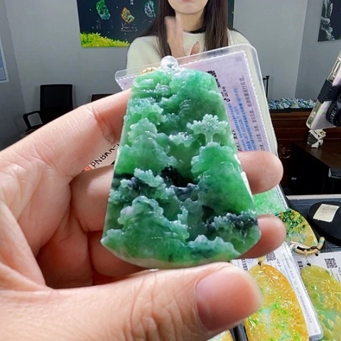 翡翠未镶嵌颈饰翡翠