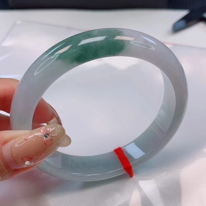 翡翠手镯未镶嵌57圈