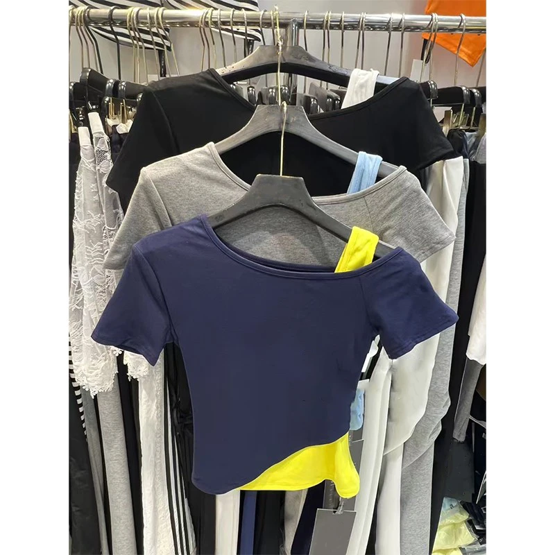 艺等YIDENG 2025夏季新款韩系拼接撞色设计假两件修身辣妹露肩T恤