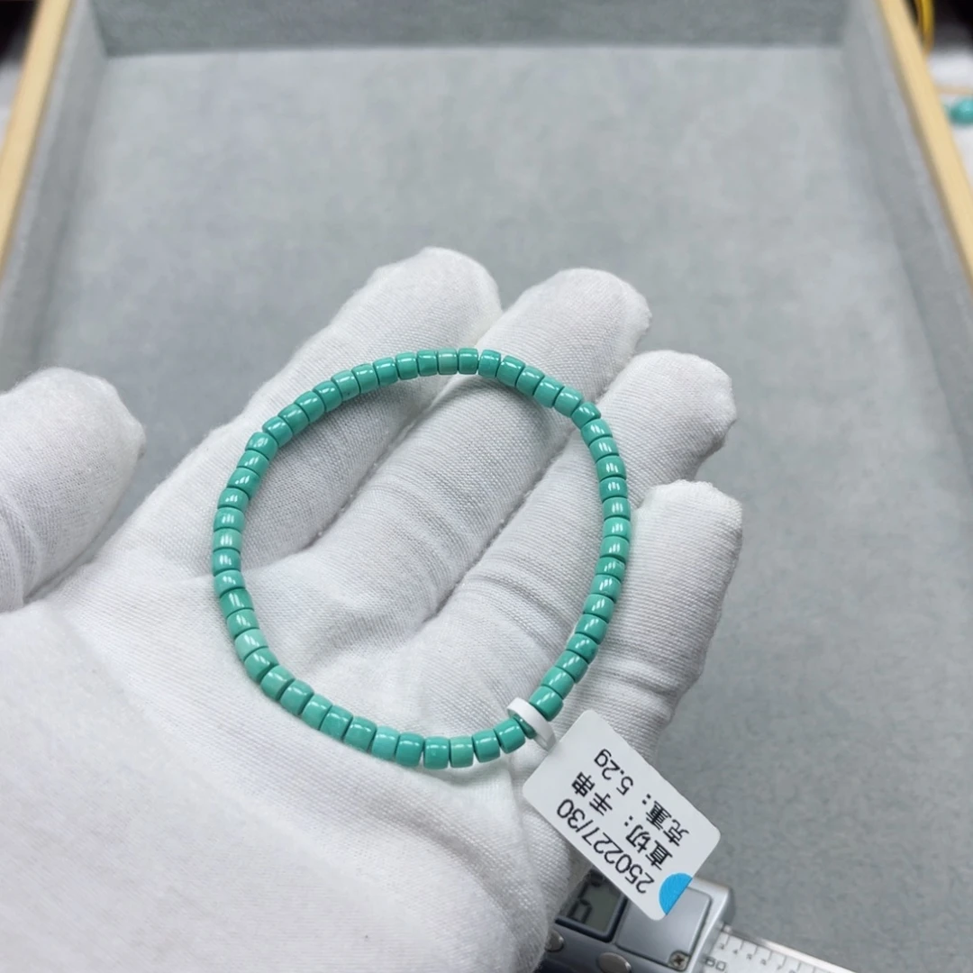 丽***贝绿松石未镶嵌挂件