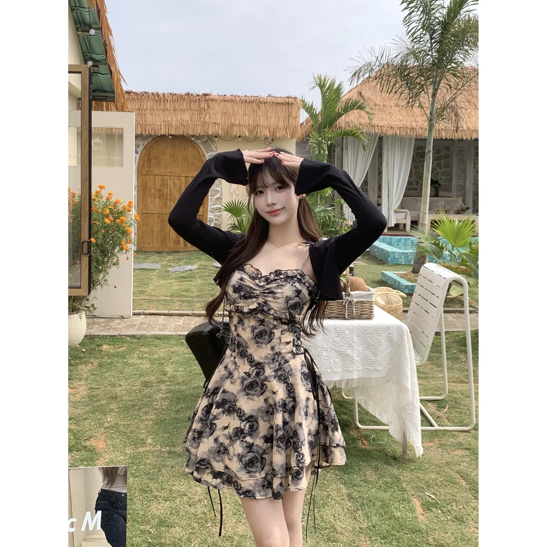 大码女装显瘦春夏新款甜美纯欲辣妹玫瑰碎花吊带短裙＋开衫两件套