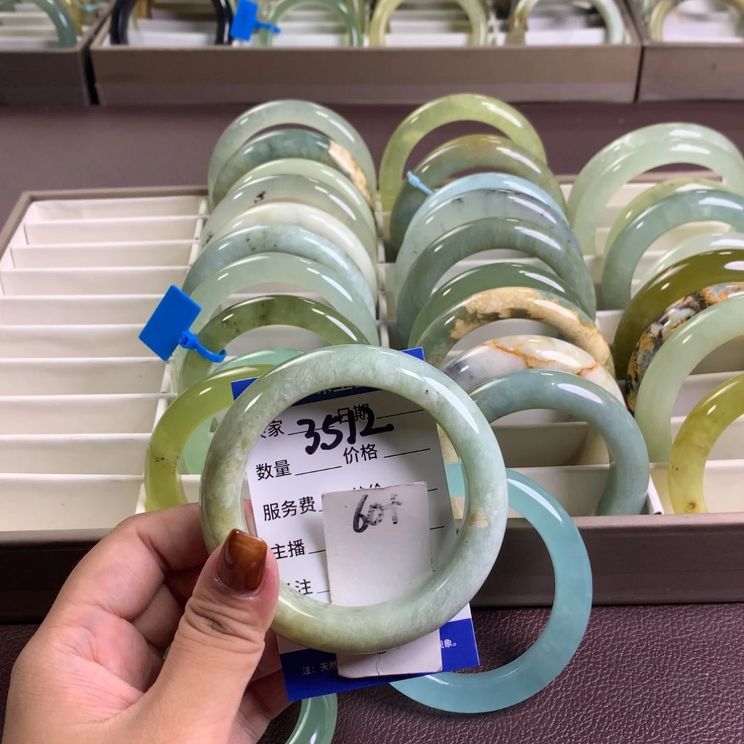 未镶嵌蛇纹石玉手镯3512