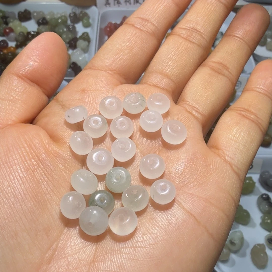 和田玉未镶嵌珠宝奇石卡八