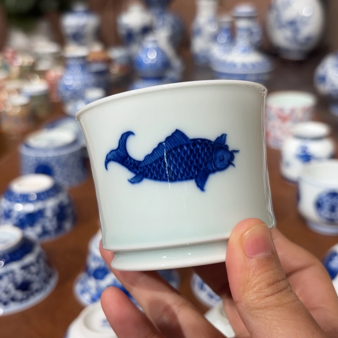 瓷柴窑 三鱼图主人杯…………