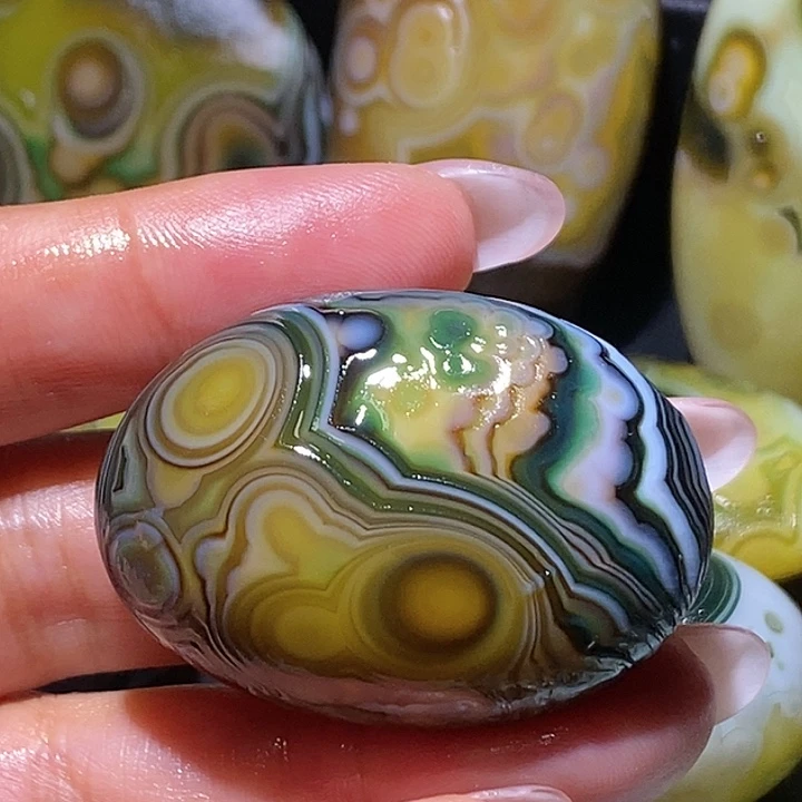 玛瑙/玉髓未镶嵌珠宝奇石1