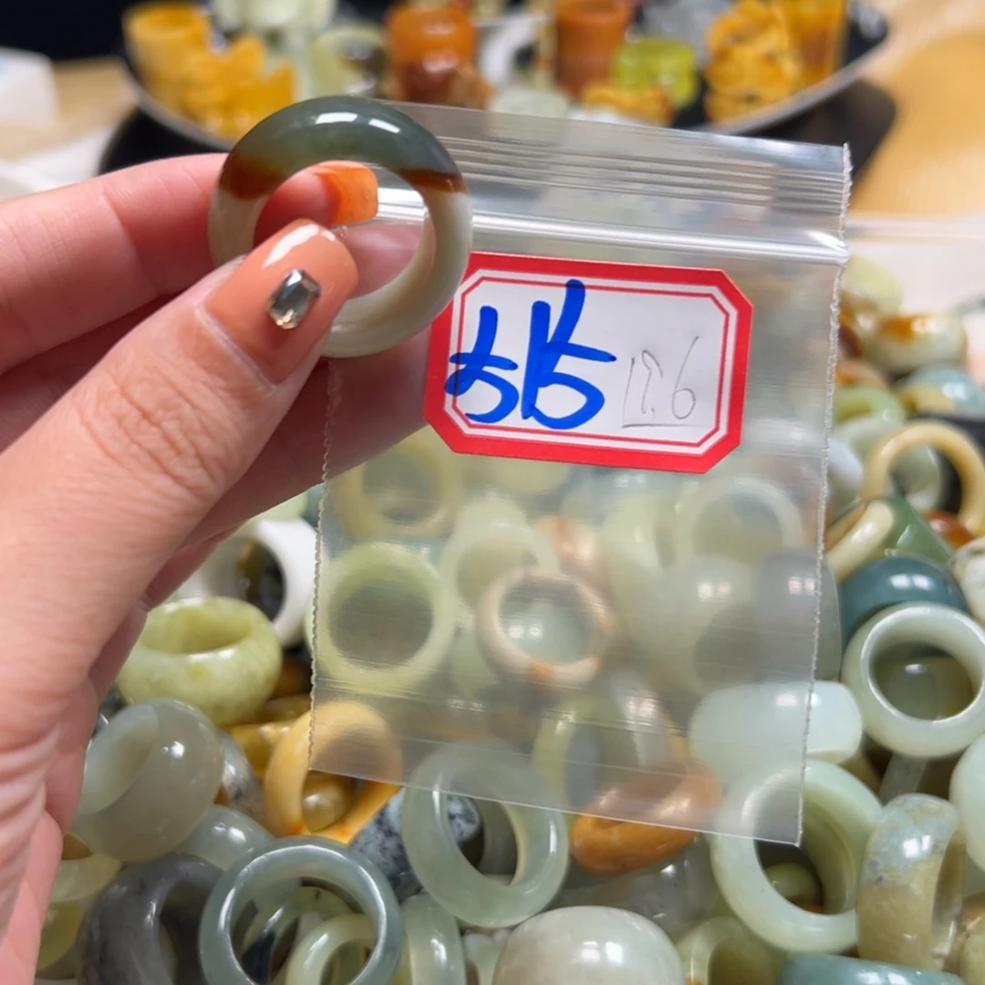 圆***蛇纹石玉未镶嵌戒指