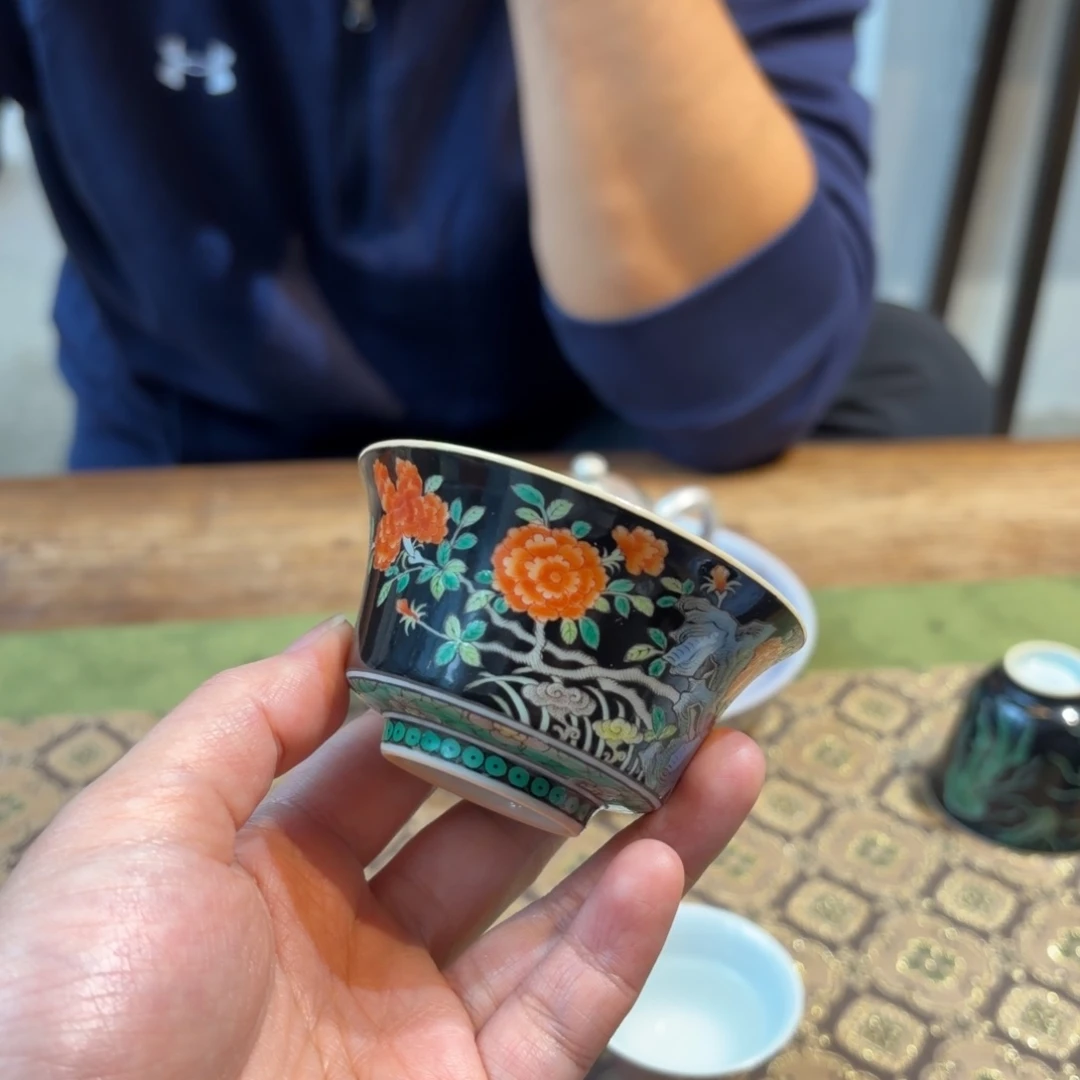 土燃柴窑墨地花卉杯