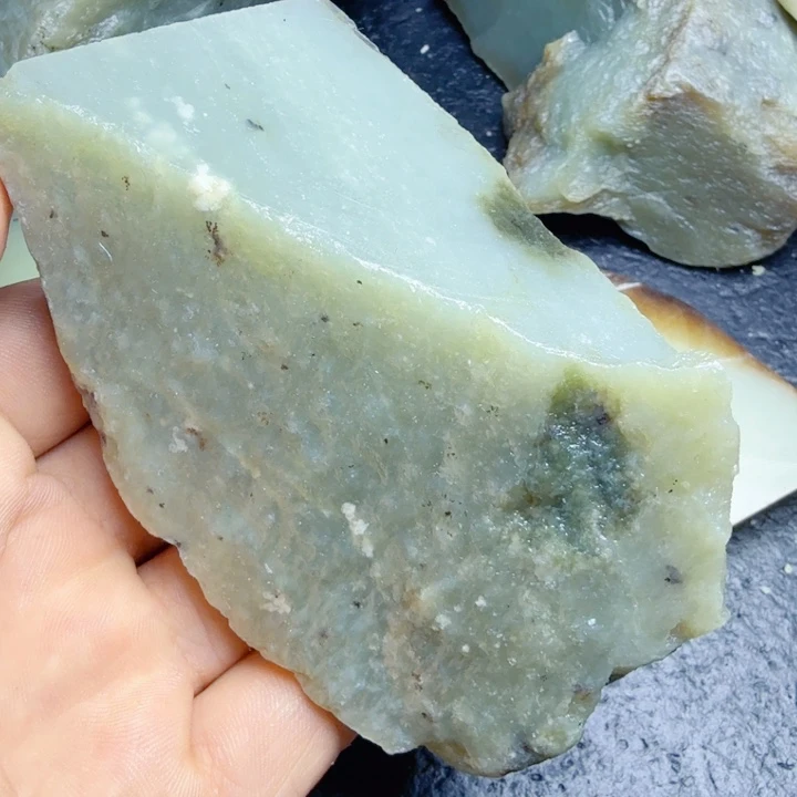 和田玉（糖玉）未镶嵌珠宝奇石