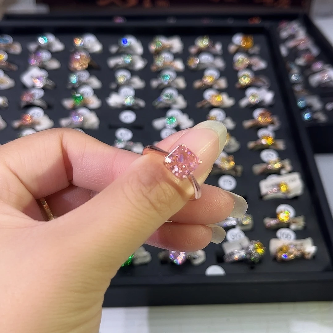 莫桑石非金属SH K枚四爪粉冰花两卡-17