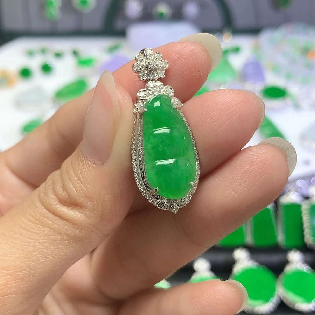 吊坠(不含链)18K金镶嵌翡翠