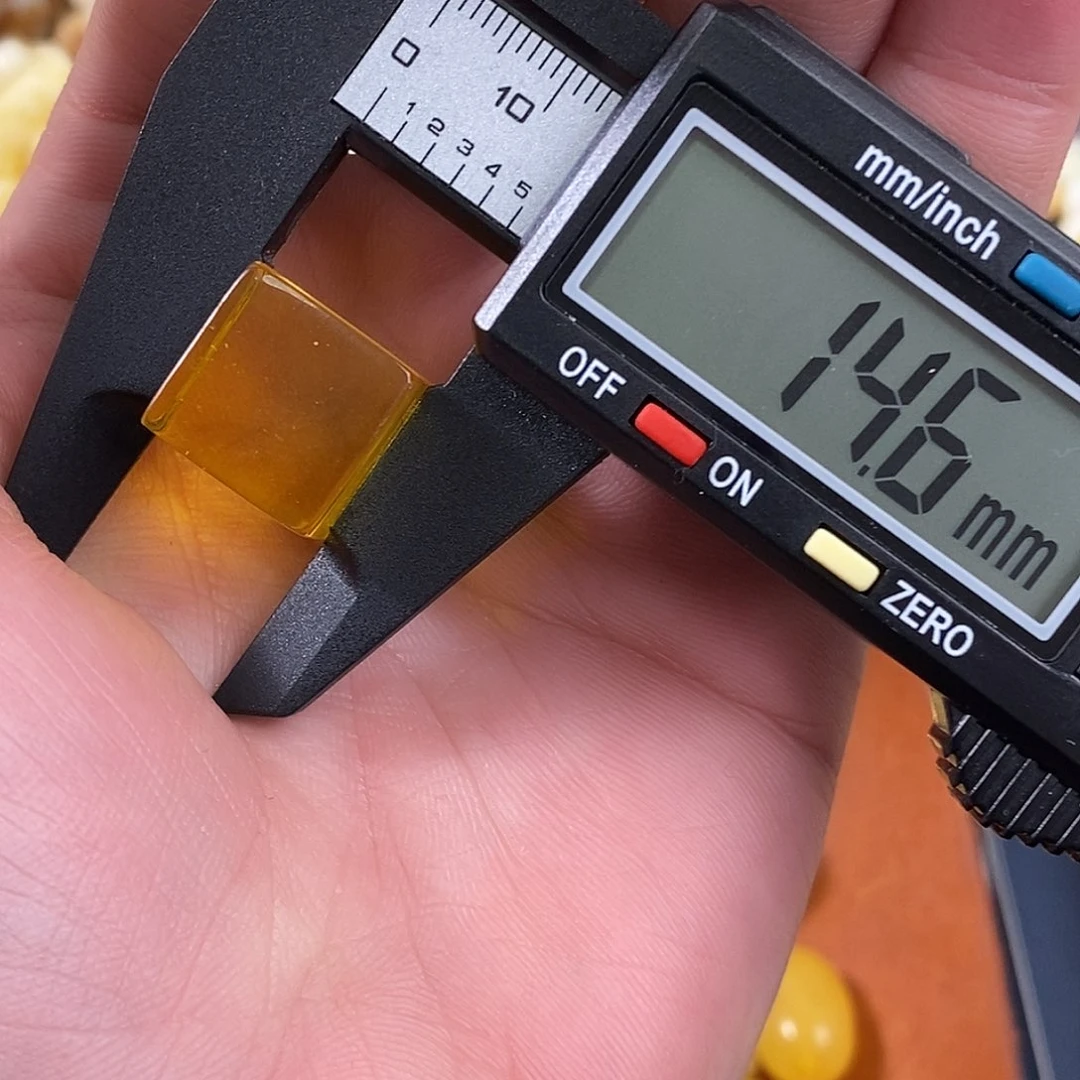 琥珀裸石未镶嵌微瑕