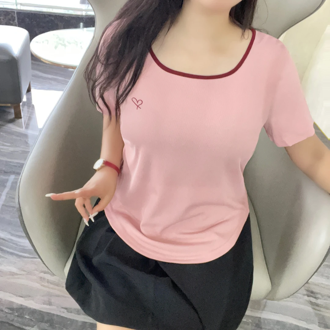 大码女装爱心刺绣显瘦短袖t恤宽松百搭设计撞色拼接小众百搭上衣