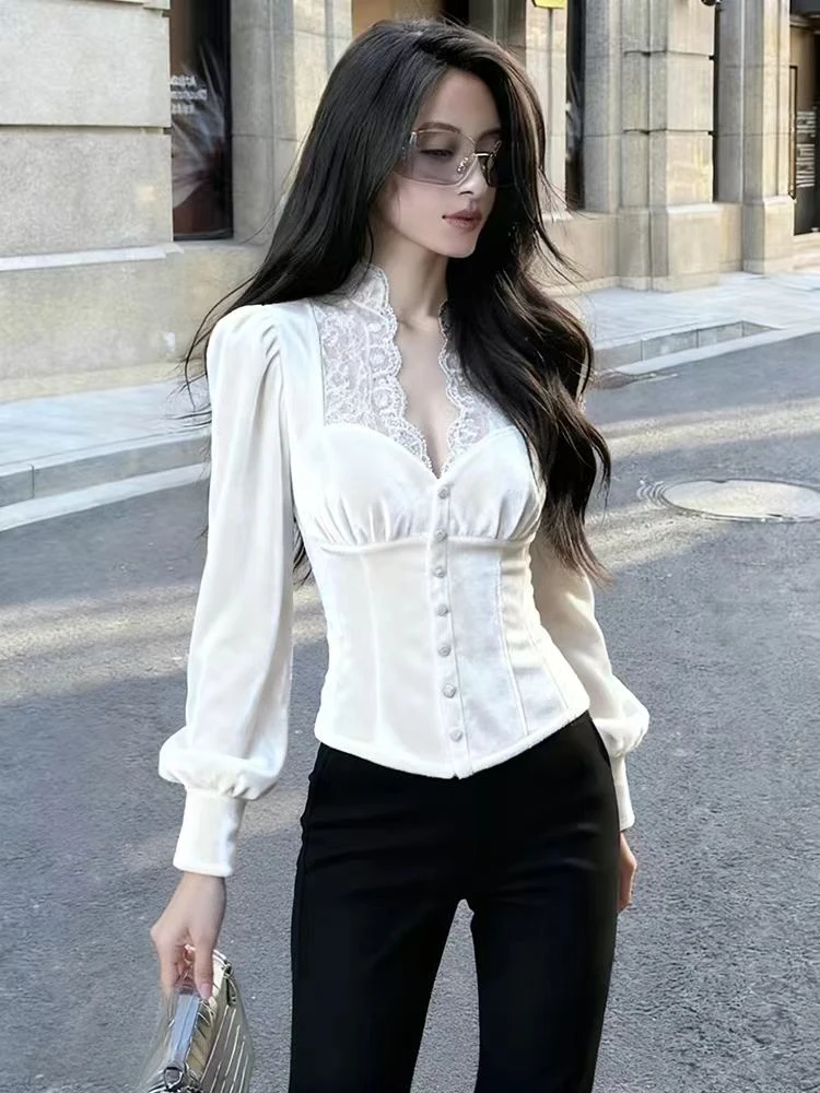 蕾丝拼接白色丝绒衬衫女秋季高级感轻奢减龄洋气百搭法式小资上衣