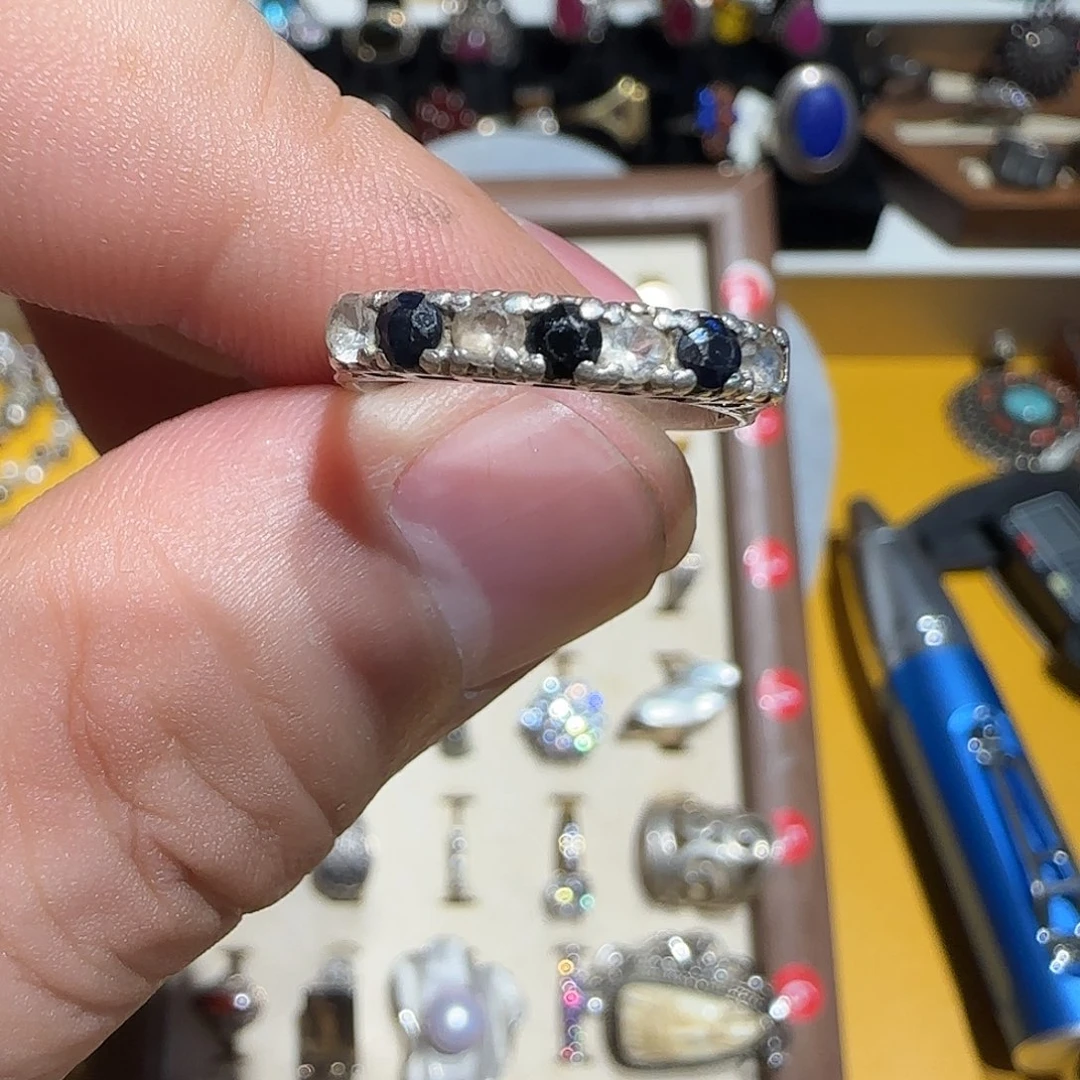 蝙***蝠大理石合金吊坠的设计也是