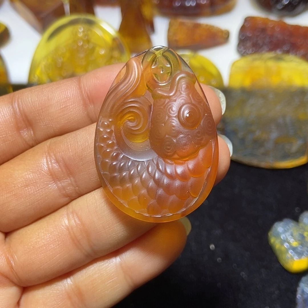 琥珀未镶嵌颈饰缅甸天然琥珀吊坠