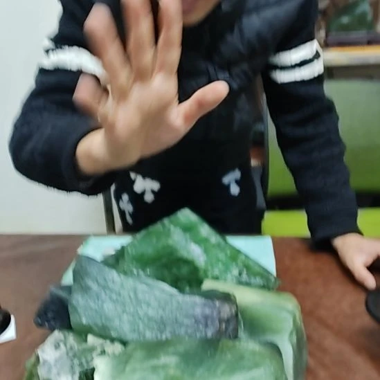 你***8蛇纹石玉未镶嵌原石