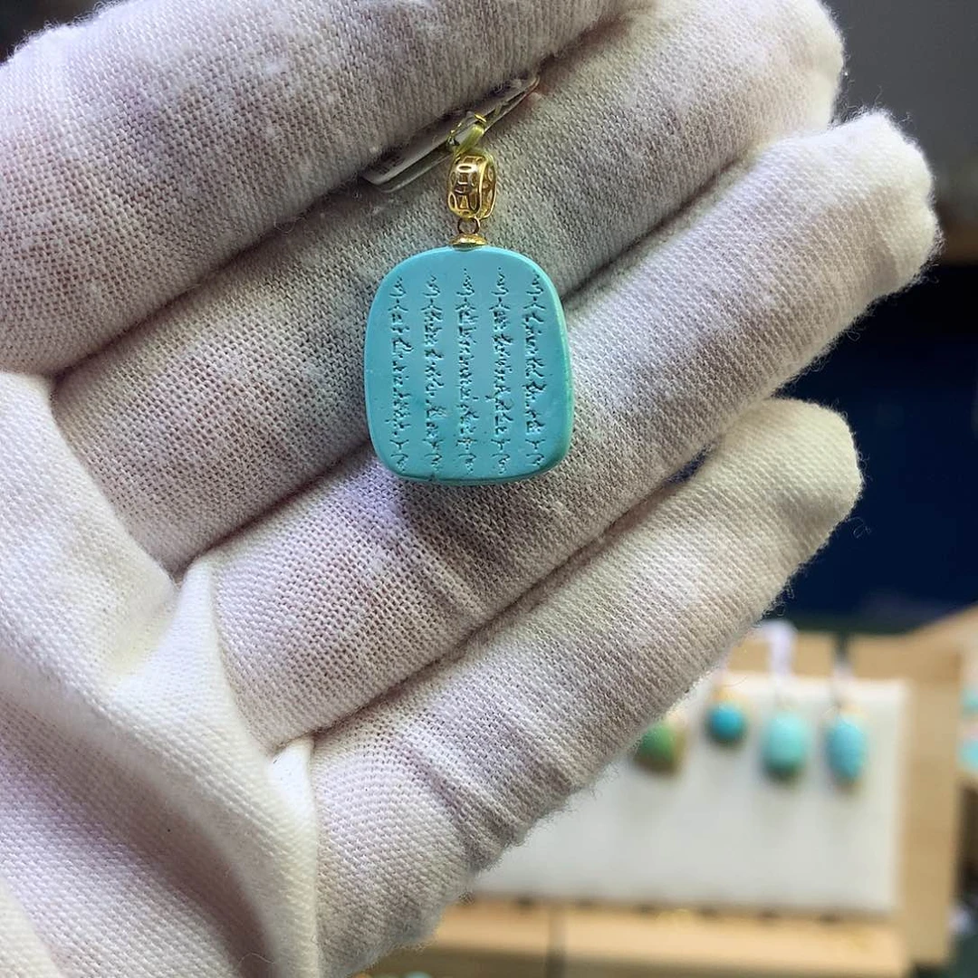 绿松石吊坠18K金镶嵌