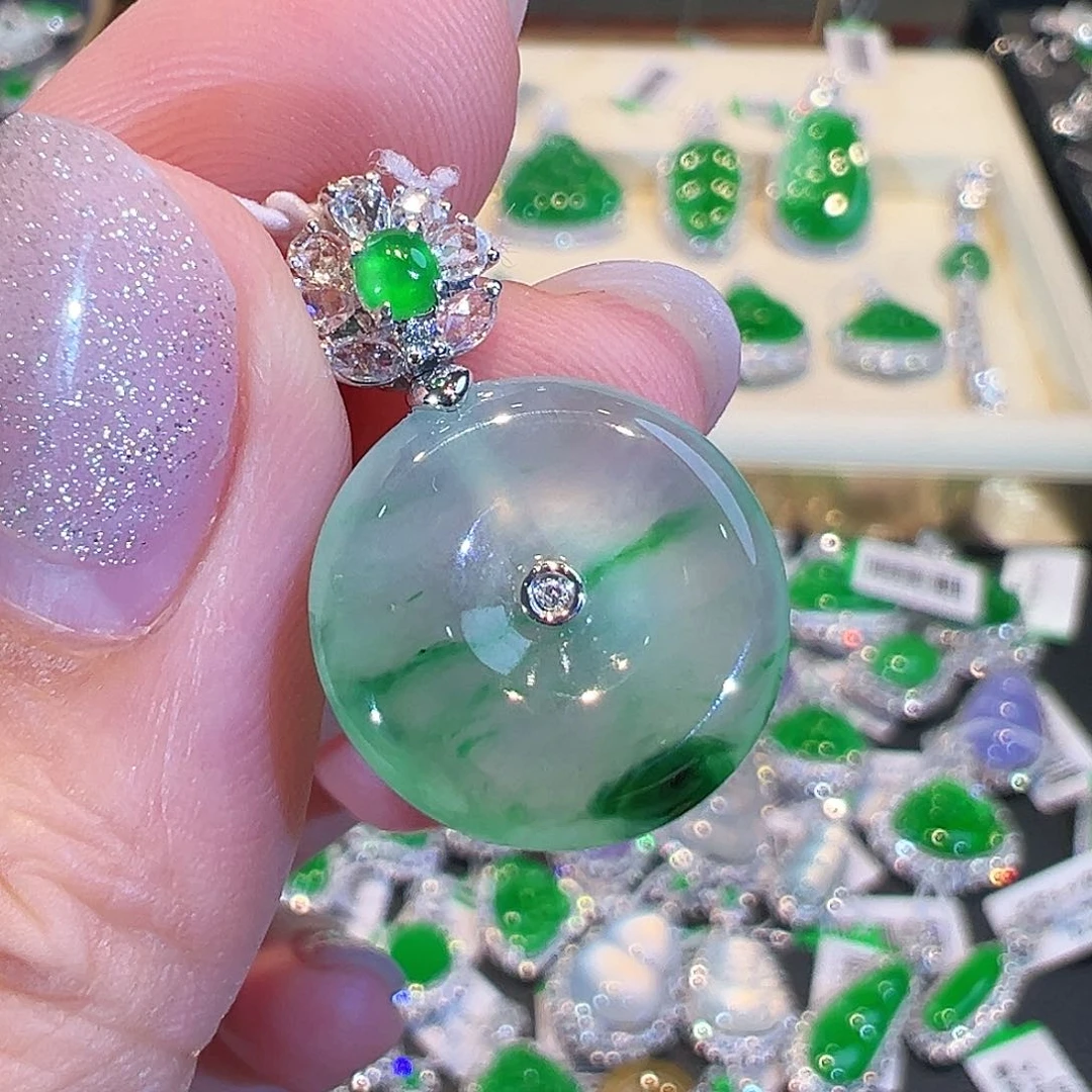 翡翠吊坠(不含链)18K金镶嵌翡翠