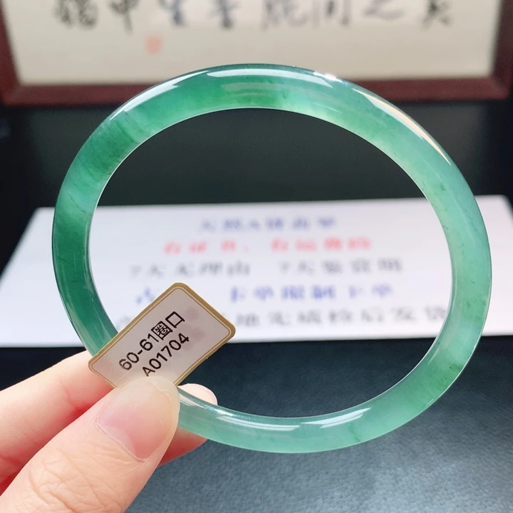 翡翠未镶嵌手镯翡翠手镯15