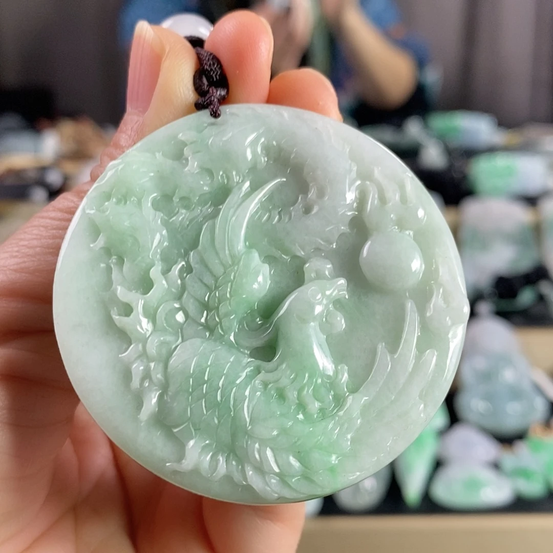 翡翠未镶嵌颈饰凤凰