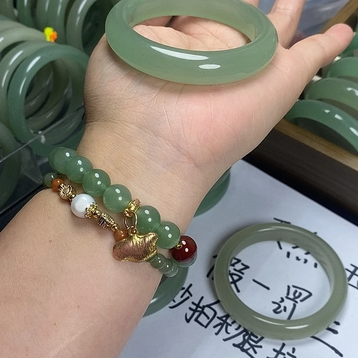 东陵石未镶嵌手镯