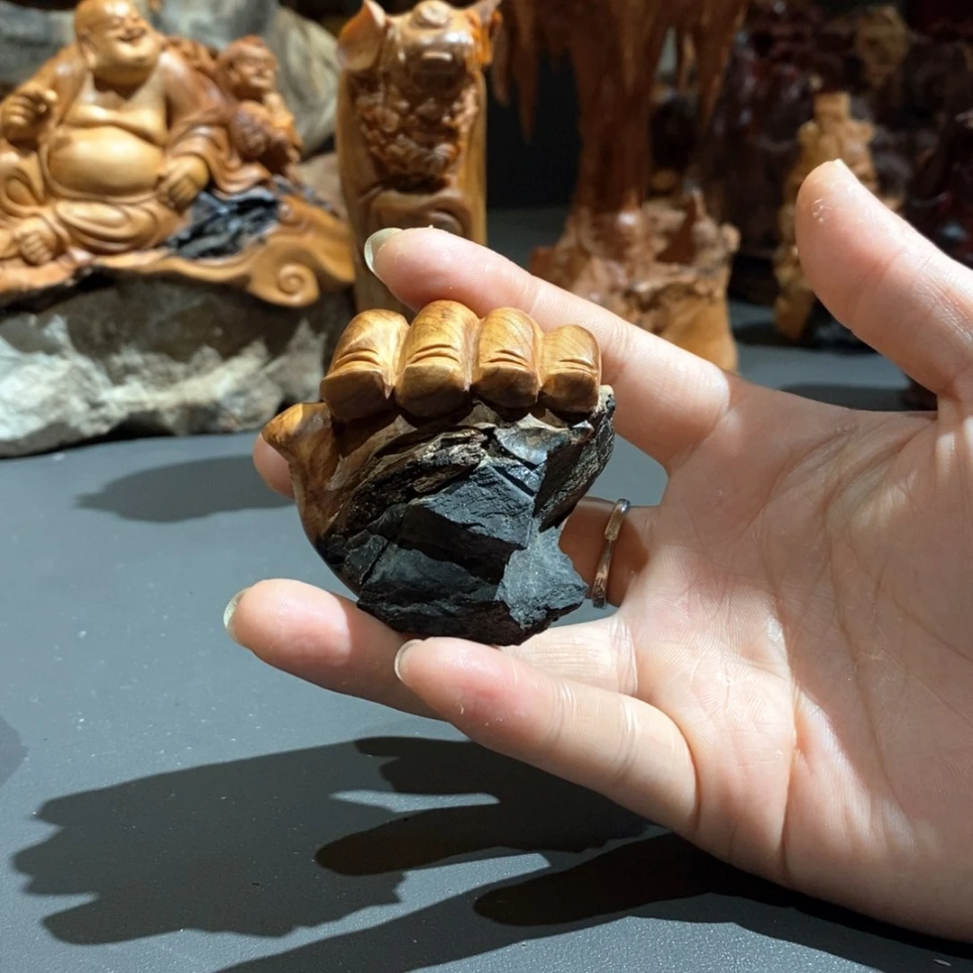 柏木（崖柏）一**忆抱石手握实权