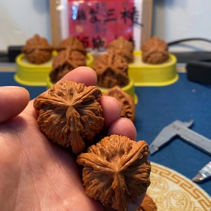 桃核吊坠ㄣ****〩白狮子三棱