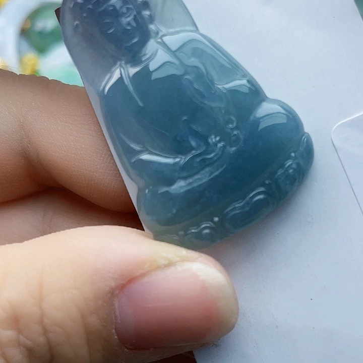 翡翠未镶嵌颈饰好