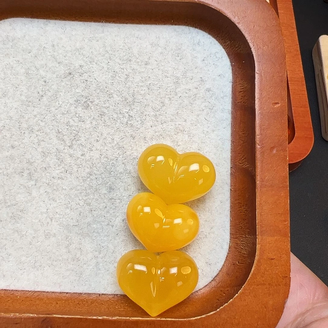 未镶嵌琥珀珠宝奇石糖*