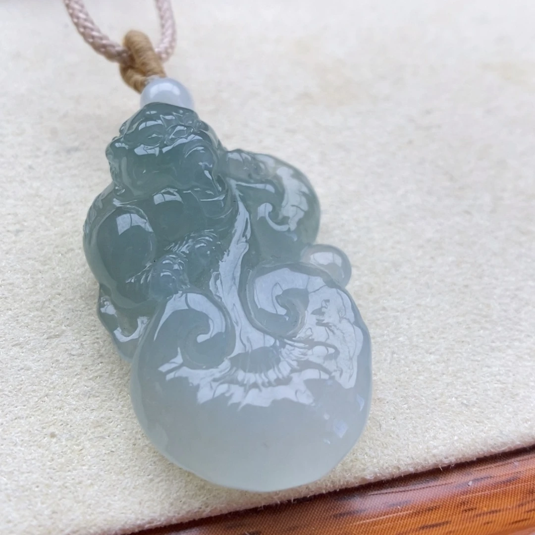 翡翠未镶嵌颈饰吊坠