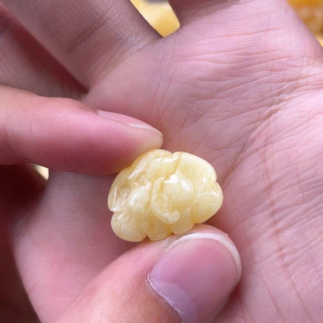 琥珀裸石未镶嵌蜜蜡