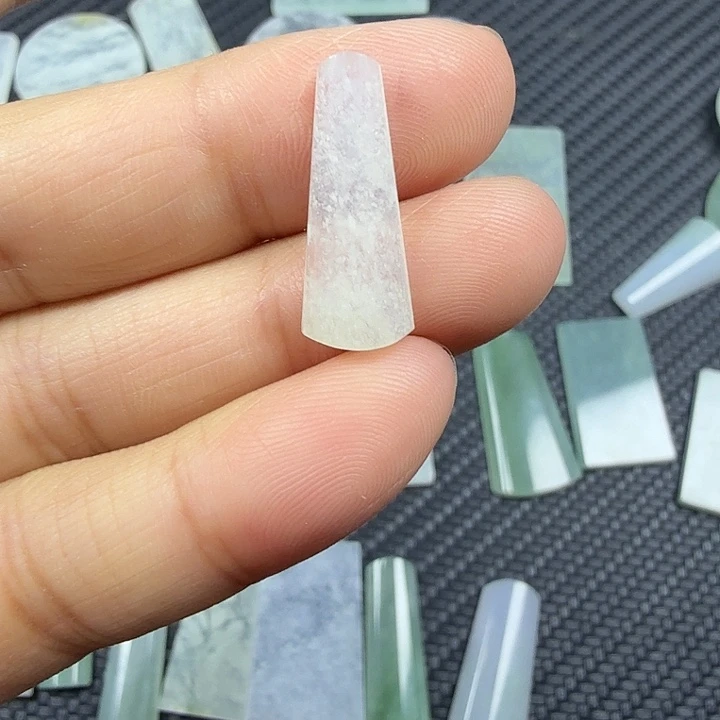 翡翠未镶嵌颈饰天然缅甸A货翡翠