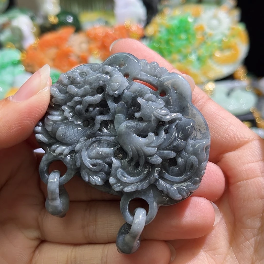 翡翠未镶嵌颈饰待编织
