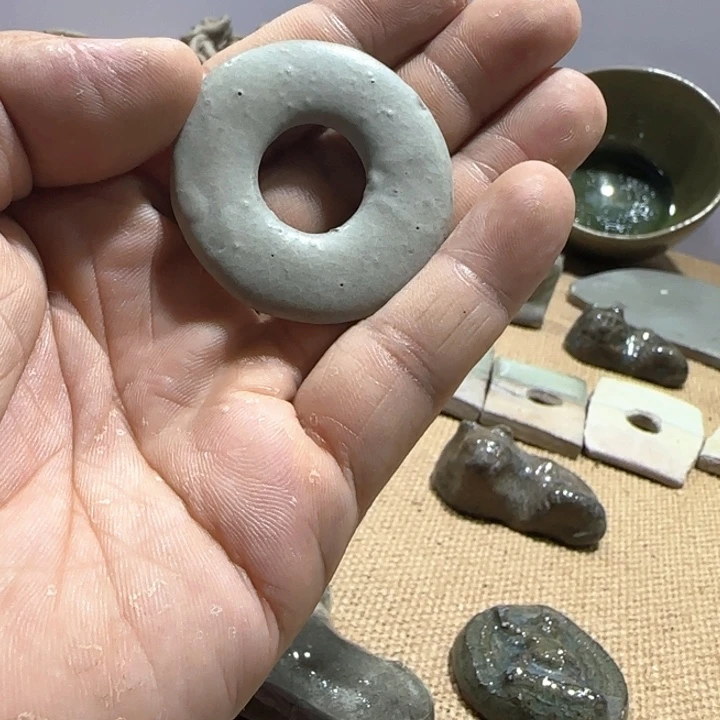 摆件三*一圆环。
