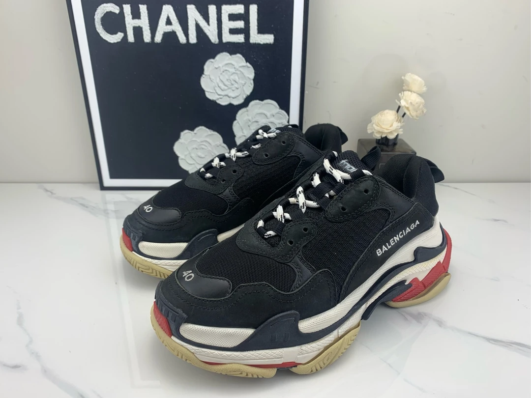95新 Balenciaga/巴黎世家 巴黎世家triple s 黑红老爹鞋 40码