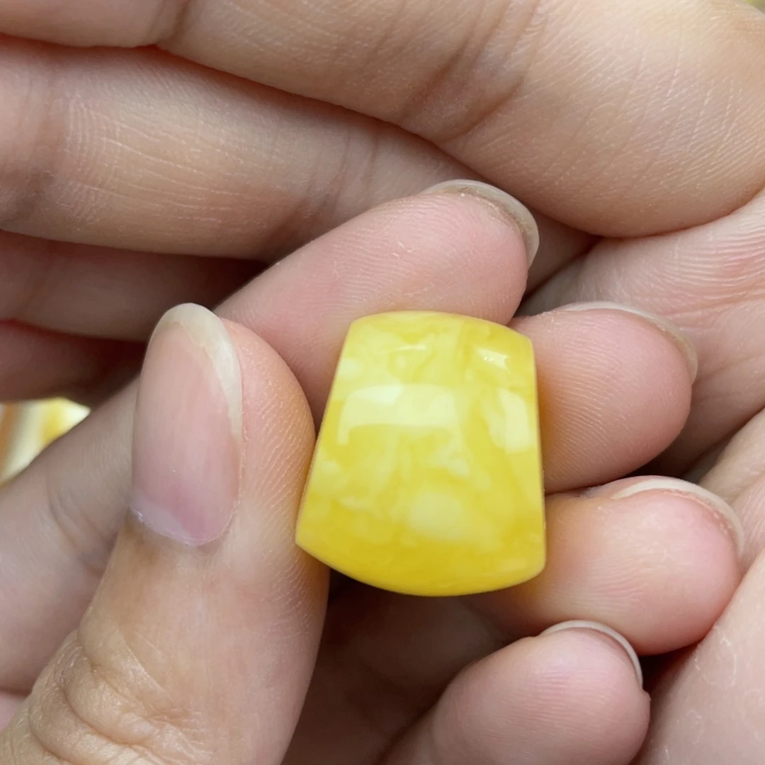 琥珀颈饰未镶嵌马蹄