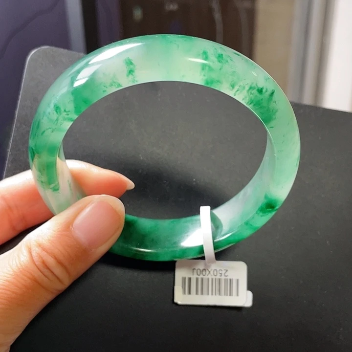 石英质玉手镯未镶嵌l****王瑶63